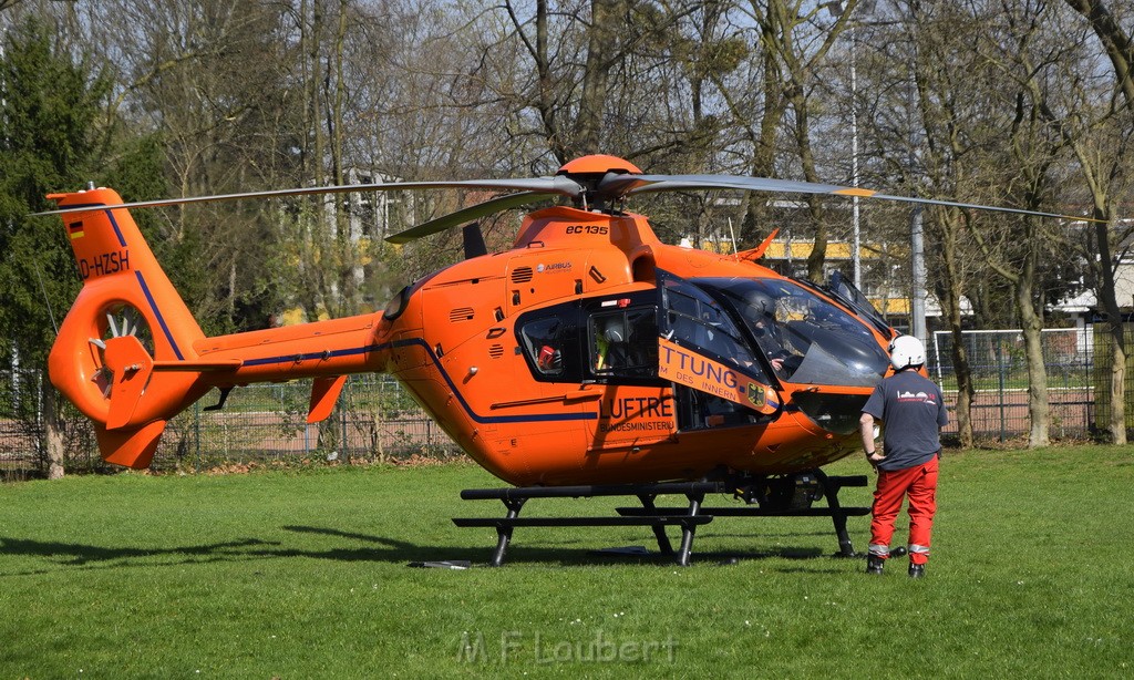 Einsatz Christoph 3 Koeln Vingst Oranienstr Landung Passauerstr P08.JPG - Miklos Laubert